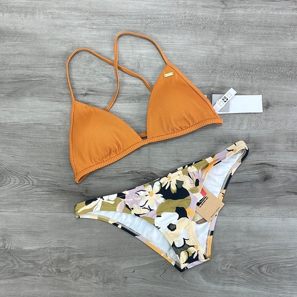 ☀️ROXY☀️ MIND OF FREEDOM FIXED TRI CLASSIC CHEEKY PANT AOP BIKINI SET - Picture 2 of 13